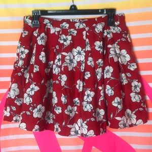 Forever 21 Floral Print Pleated Skirt.